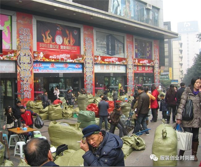 重慶朝天門服裝批發(fā)市場(chǎng)新手拿貨全攻略 避坑指南與實(shí)戰(zhàn)技巧